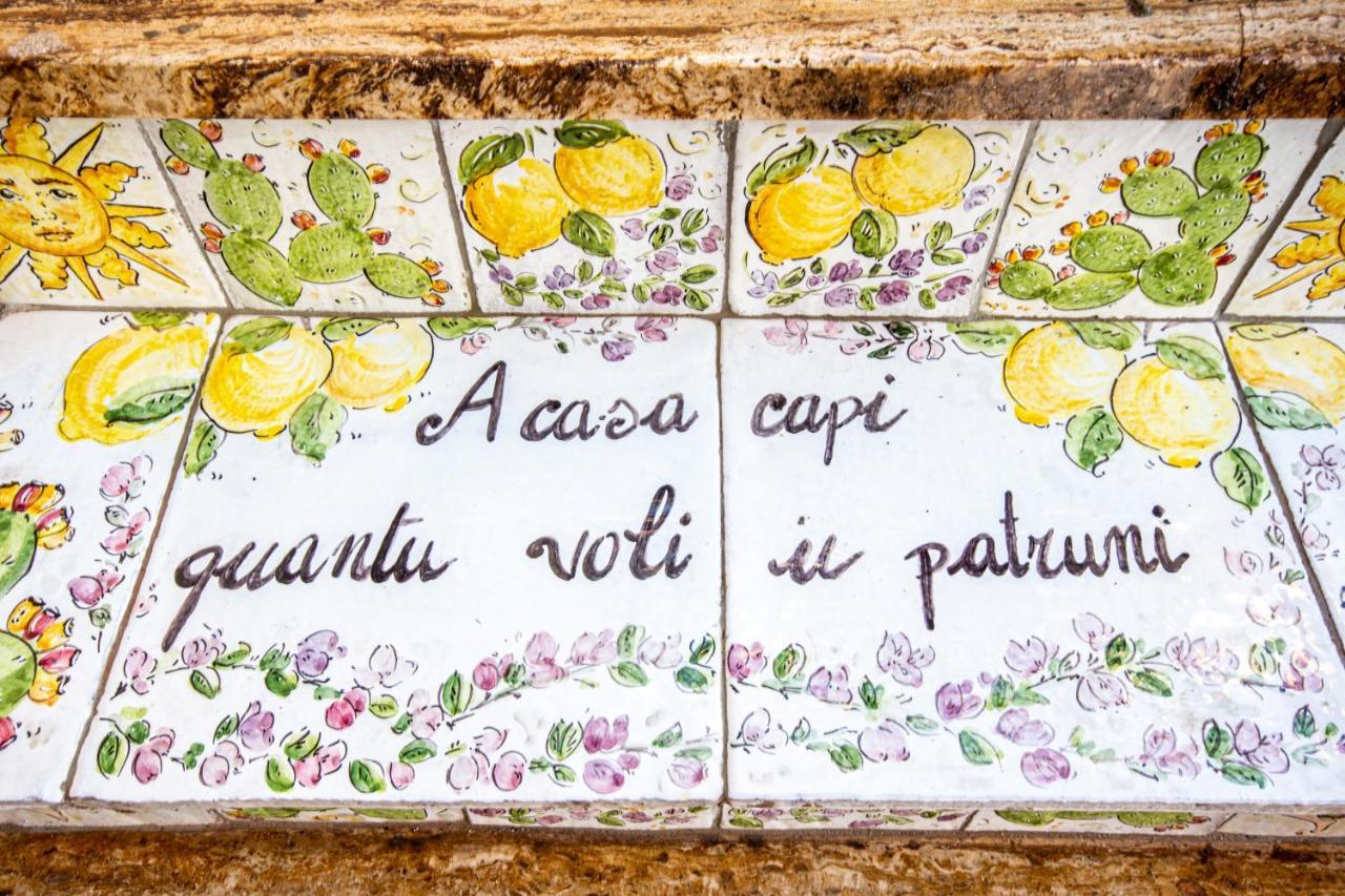 Casa Leonida Lejlighed Taormina Eksteriør billede